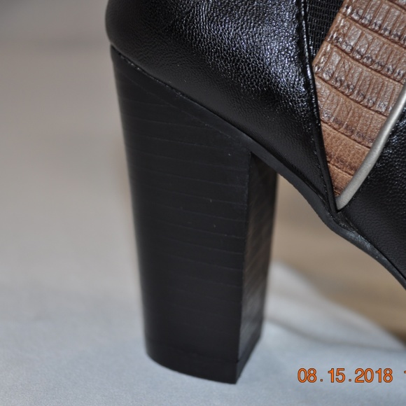 mark by Avon Sideswipe Booties Black Ankle Boot - Picture 3 of 8